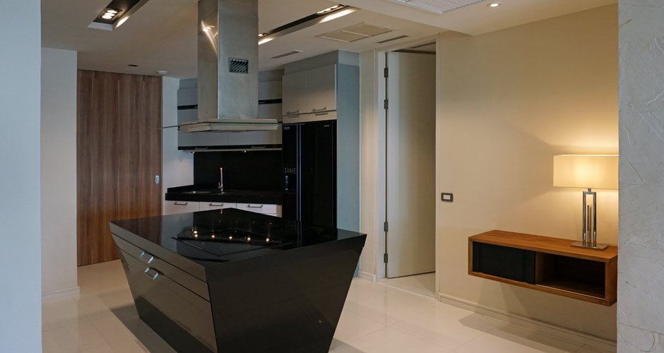 93-thelakes2203-kitchen-03